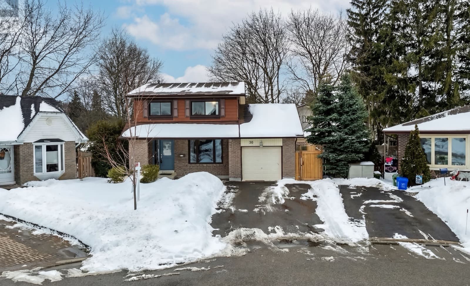 Vibrant blue sky with natural clouds, seamless blend